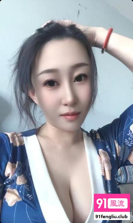拉丝水床少妇琪琪